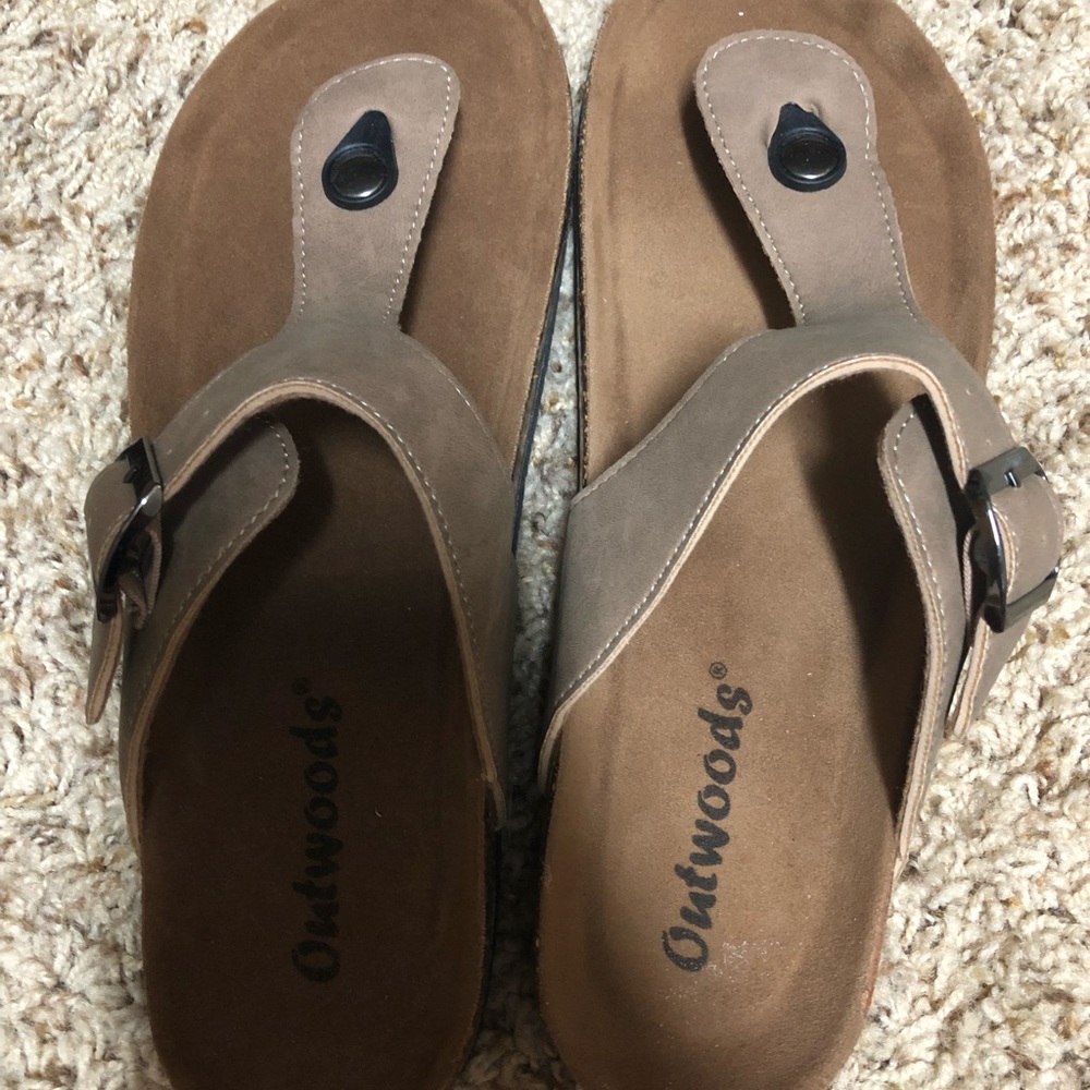 Out woods sandals size 10